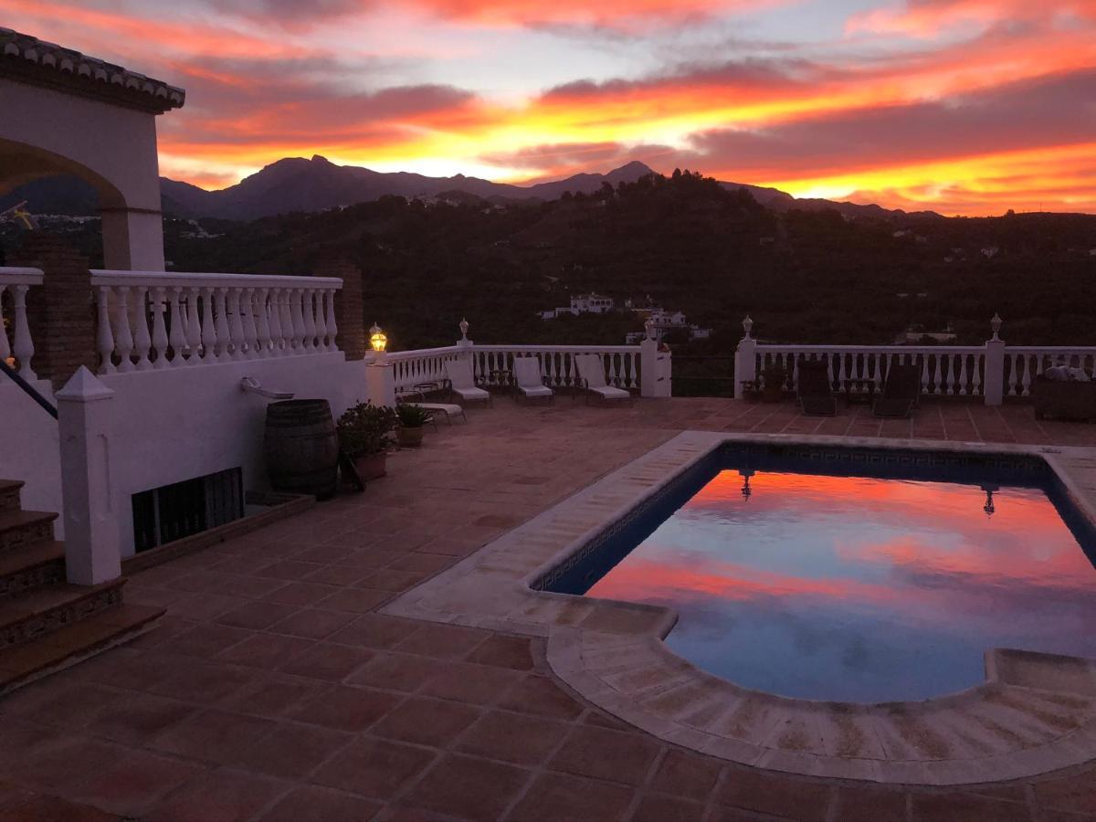 Villa Sunshine Countryside Resort Frigiliana Exteriör bild